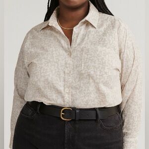 CROFT & BARROW White and Tan Coral Patterned Crisp Button Down Size XL